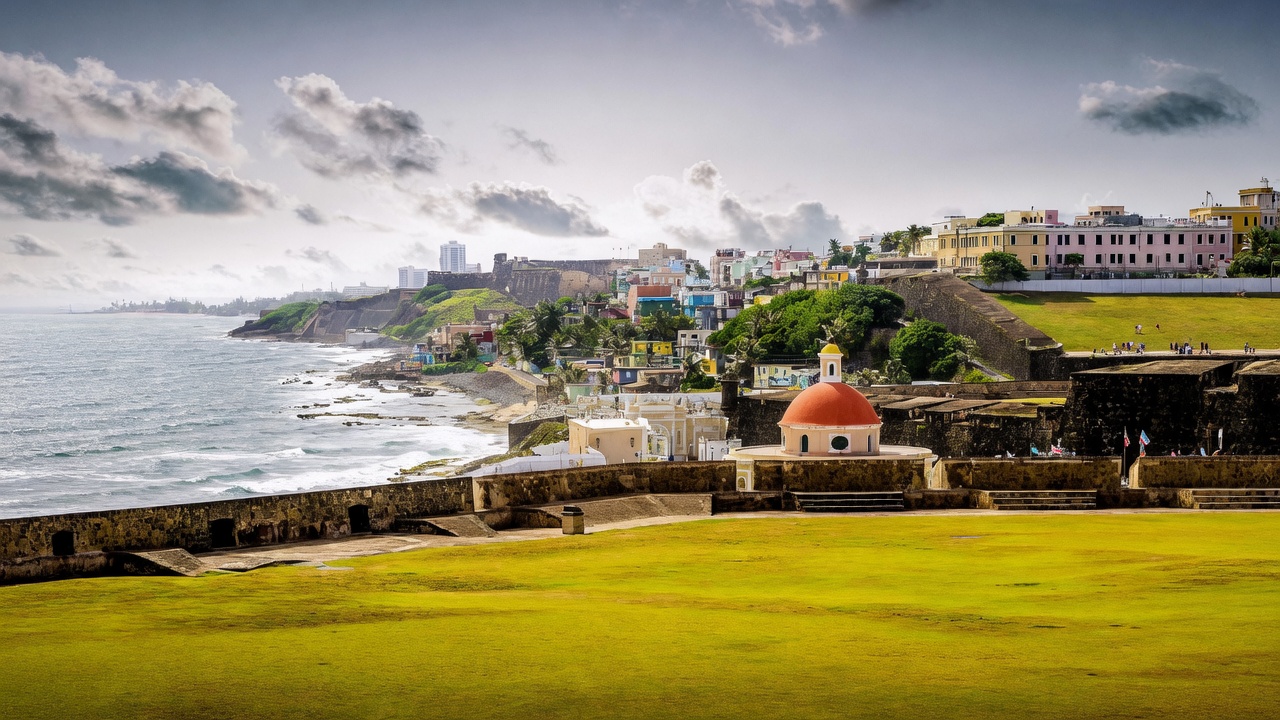 El Morro lawn and Old San Juan with the Atlantic, Puerto Rico